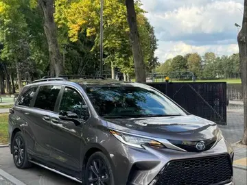 Toyota Sienna, 2.5L Hybrid XSE