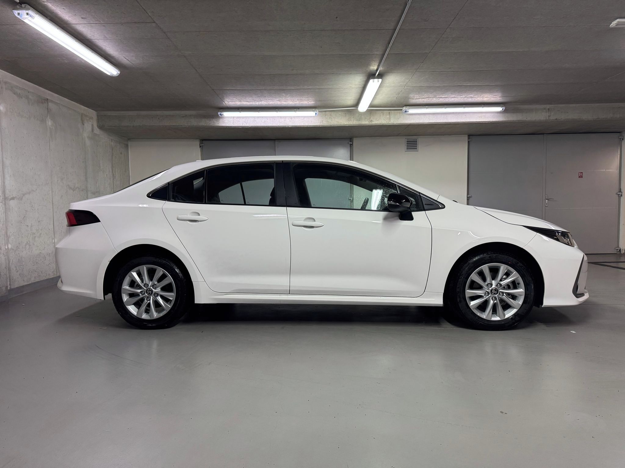 Toyota Corolla, COMFORT 1,8 Hybrid (140 k), CV - fotka 4