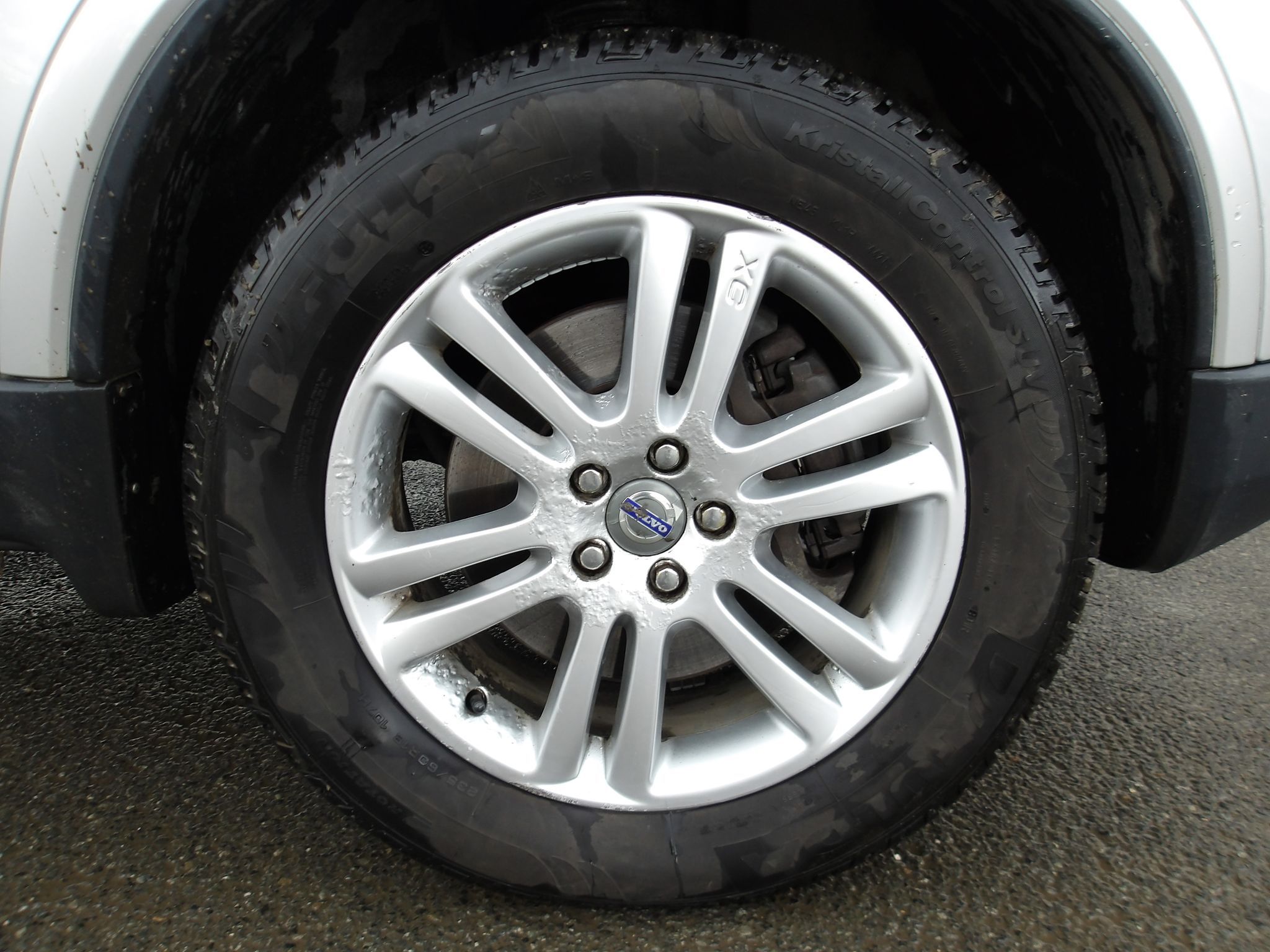 Volvo XC90, 2,4D 2xPNEU ! - fotka 4