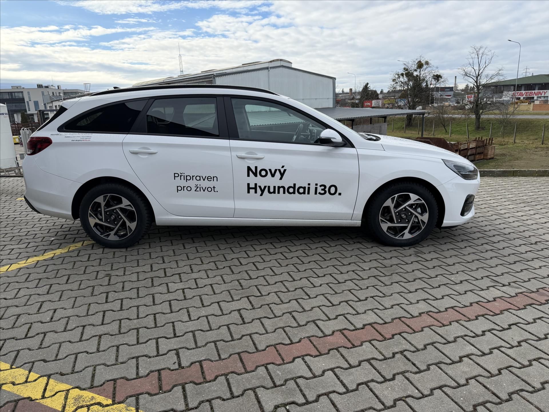 Hyundai i30, 1,6 T-GDI DCT  GO CZECH - fotka 6