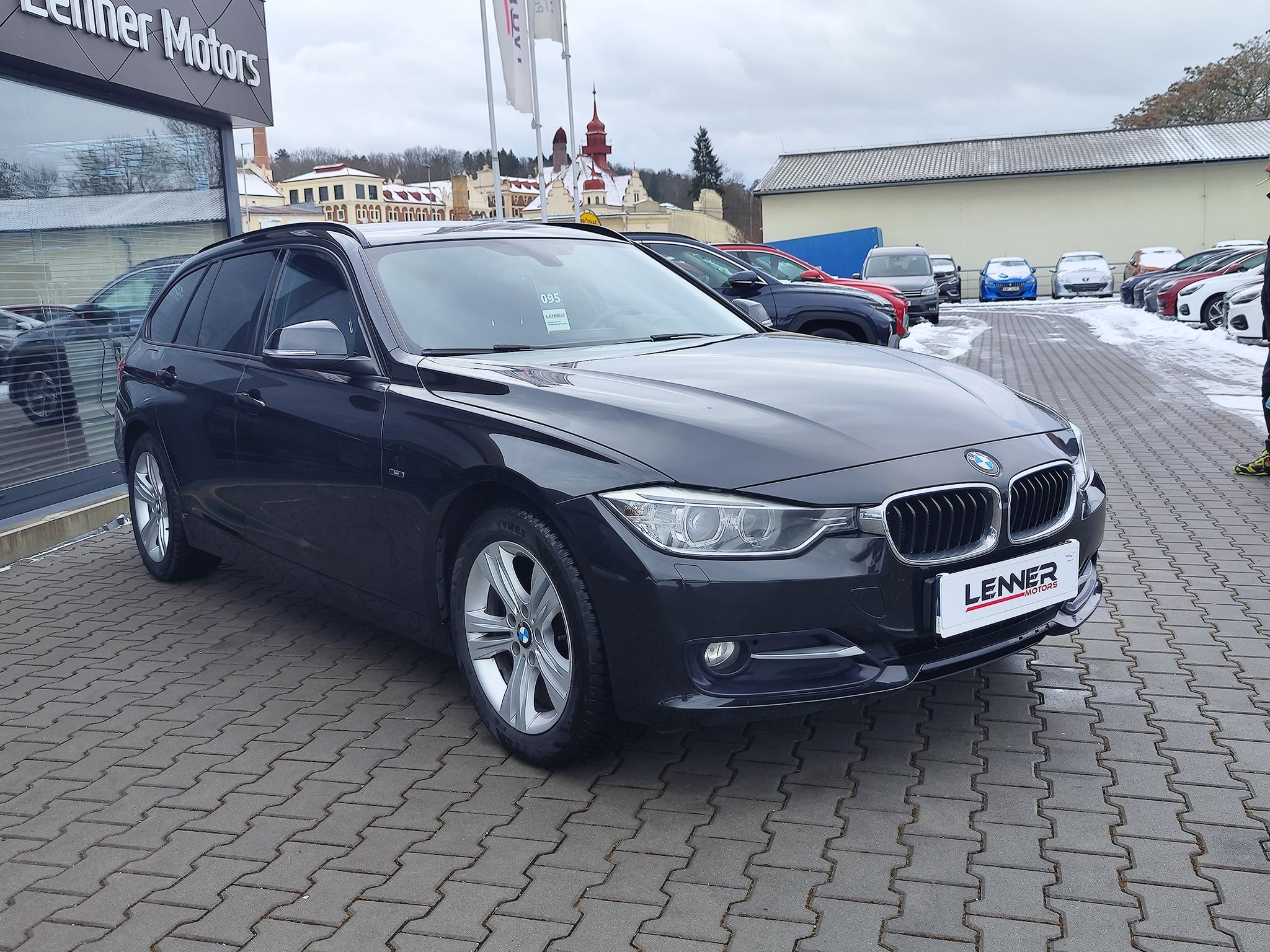 BMW Řada 3, 320d/135kW xDrive Sport 4x4 - fotka 3