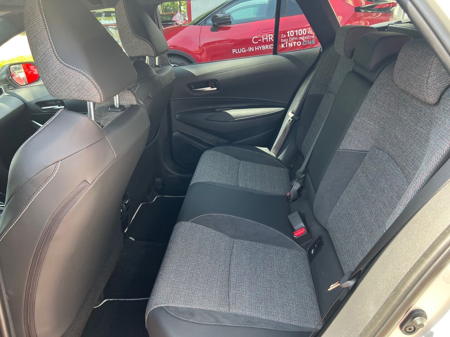 Toyota Corolla, 1,8 Hybrid 4x2 Style - fotka 6