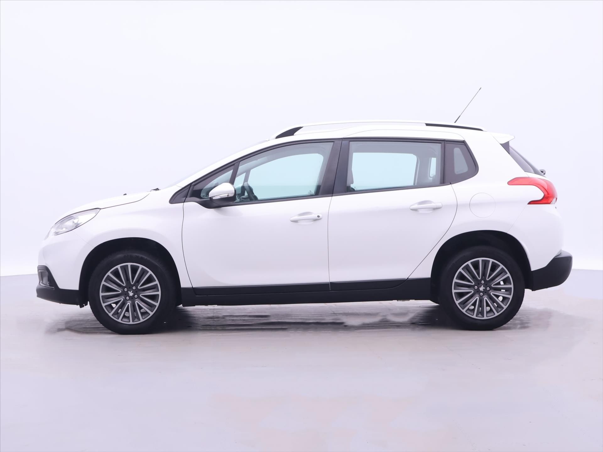 Peugeot 2008, 1,2 PT 81kW Aut.klima CZ - fotka 4