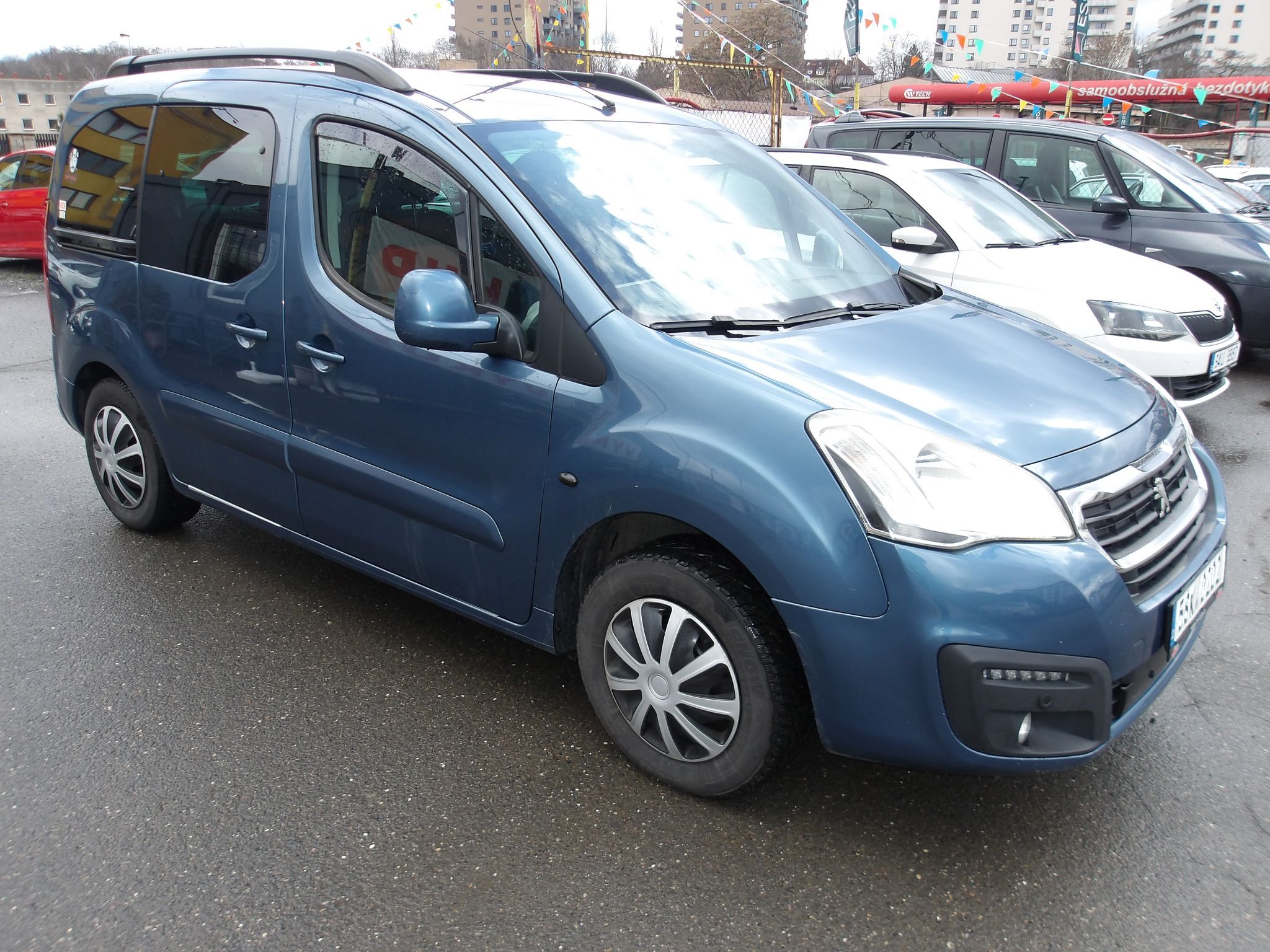 Peugeot Partner Tepee, TEPEE 1,6HDi ČR 2xKOLA ! - fotka 4