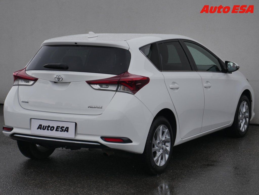 Toyota Auris, 1.6i,ČR,AC,kamera - fotka 4