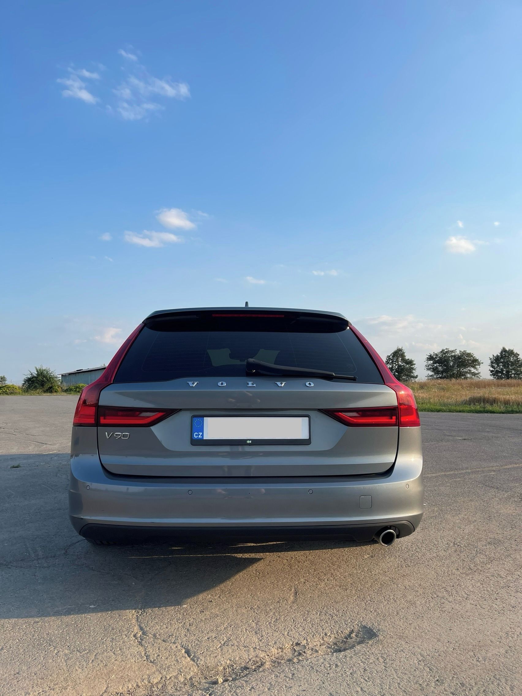 Volvo V90, 110kw Momentum Pro - fotka 3
