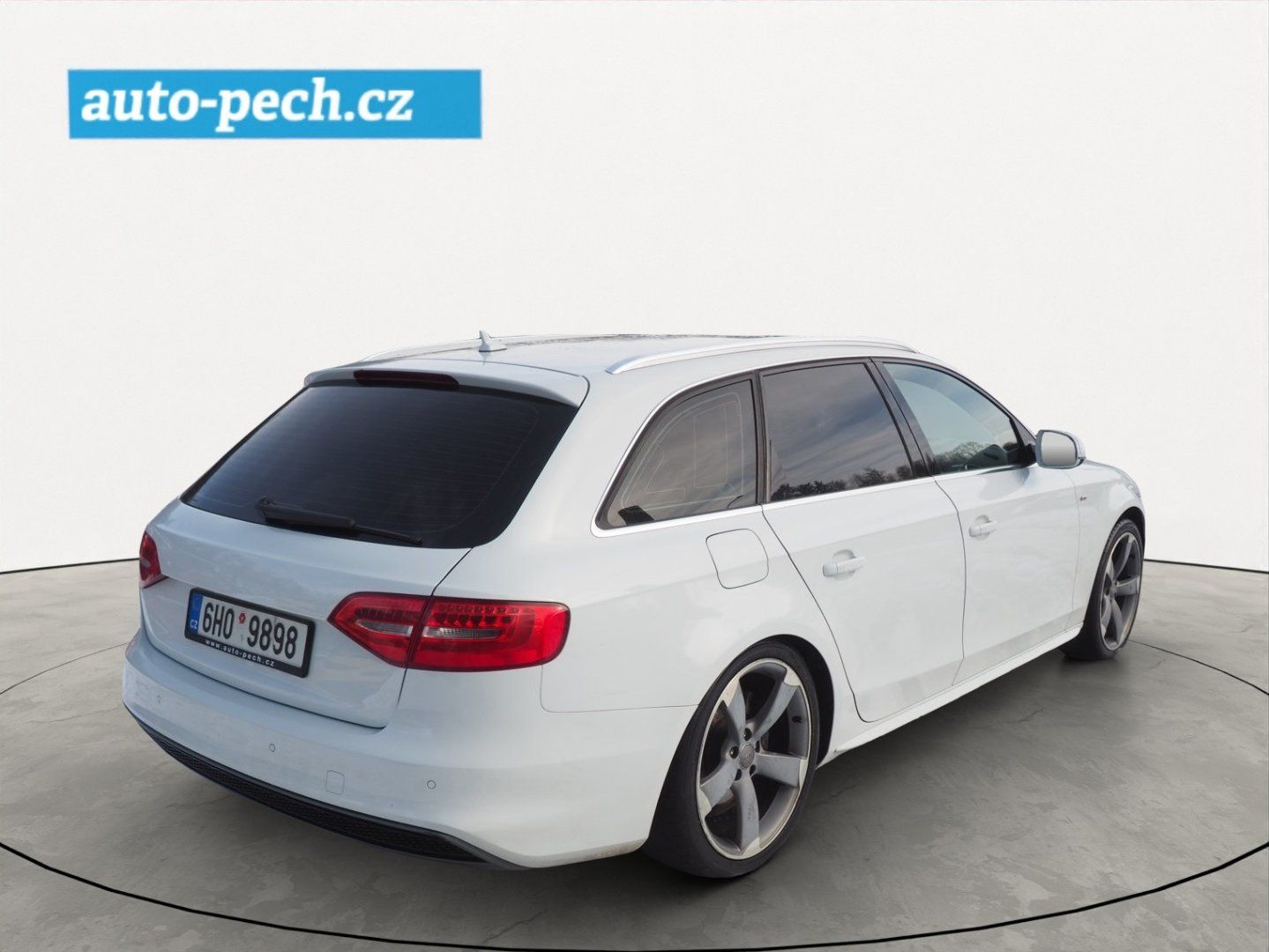 Audi A4, 2.0 TDI, 4x4, AT, S-Line - fotka 4
