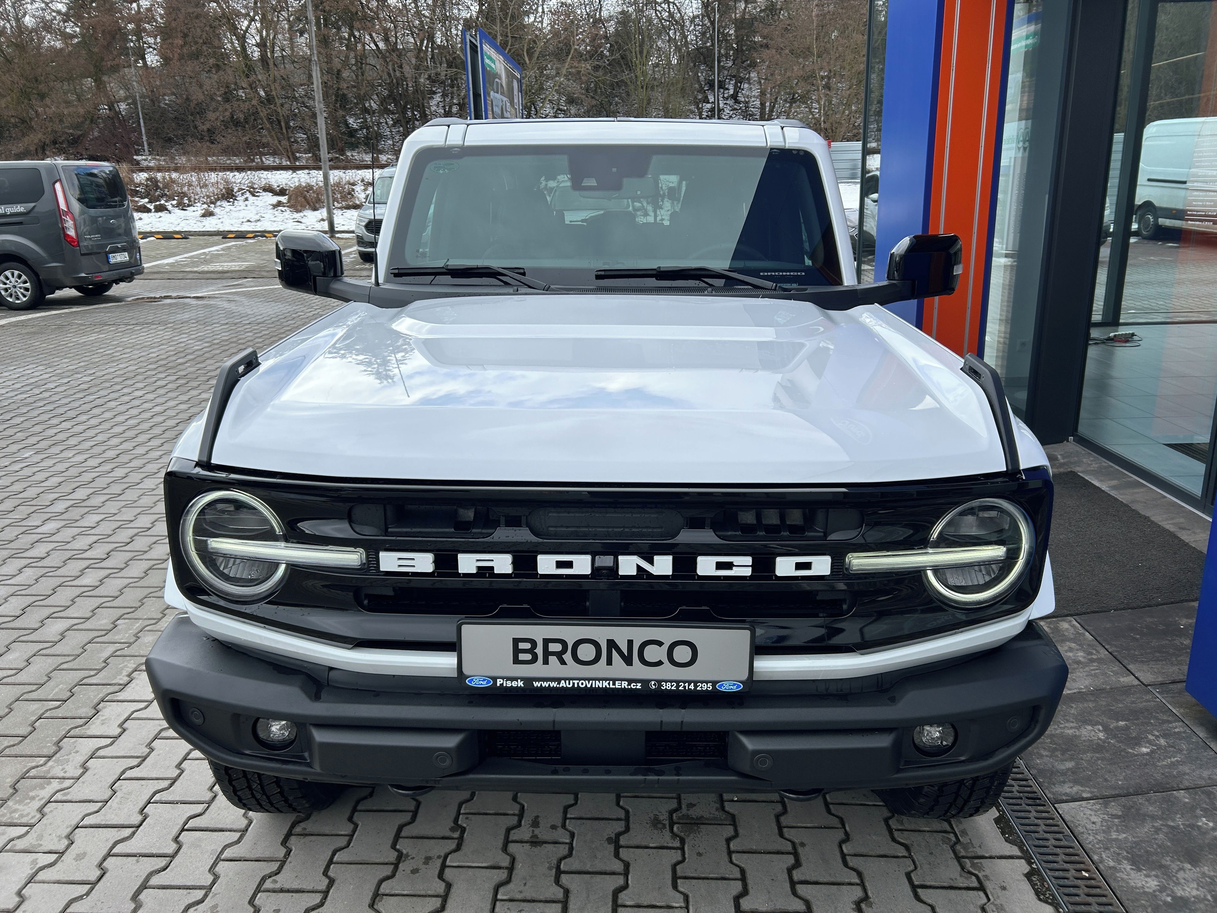 Ford Bronco, 2.7 EcoBoost 246kW OUTER BANKS - fotka 2
