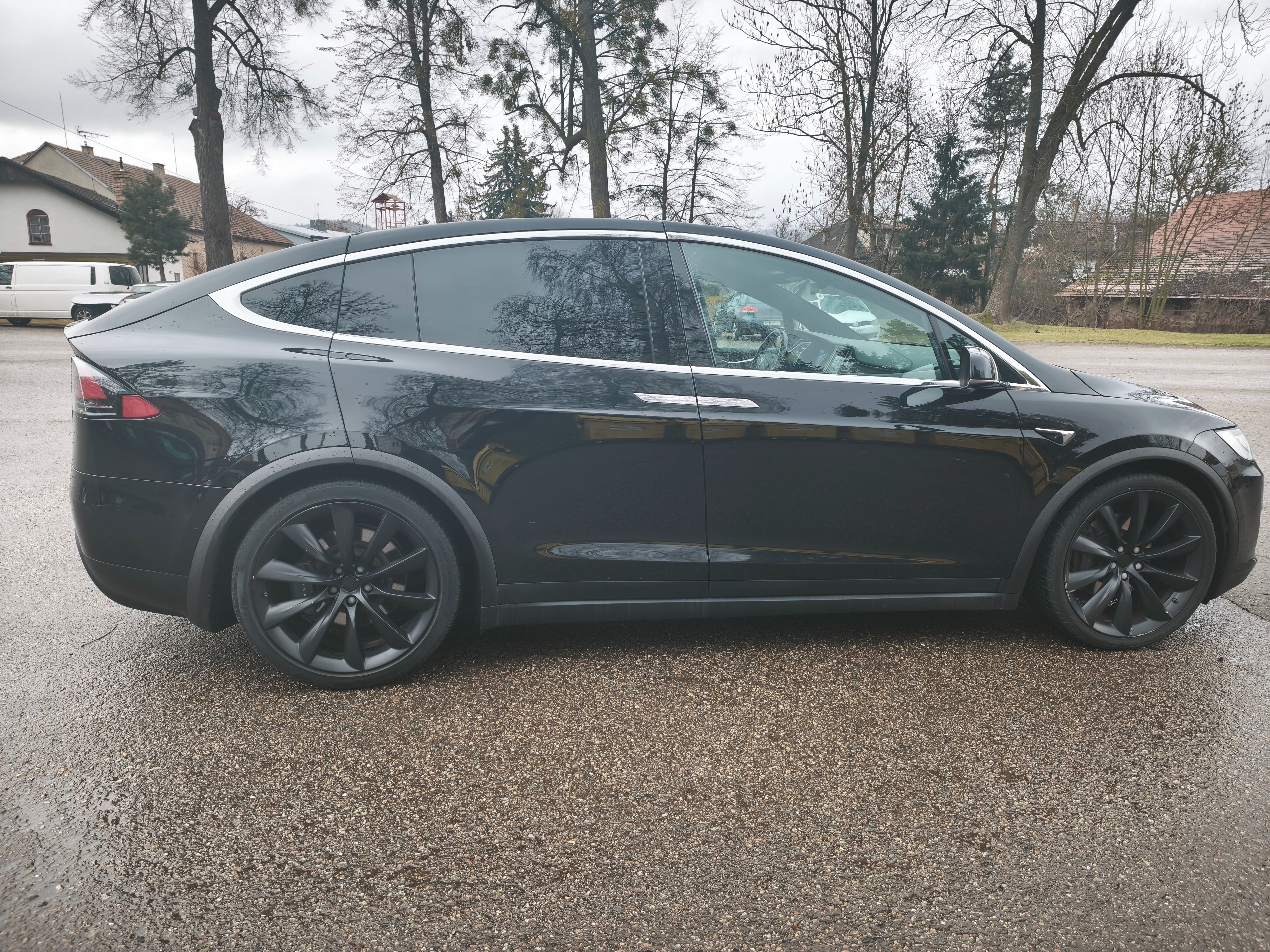Tesla Model X, 75D SLEVA, 6 míst DPH,kola 22" - fotka 2