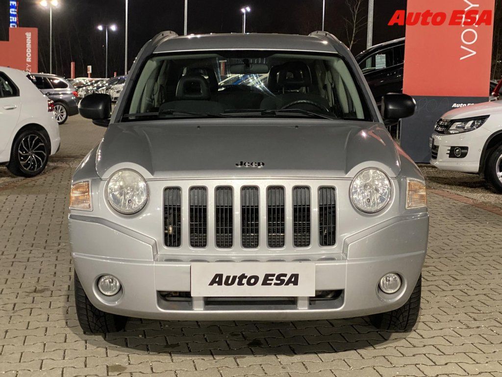 Jeep Compass, 2.0CRDi 4x4,1.maj,AC - fotka 2