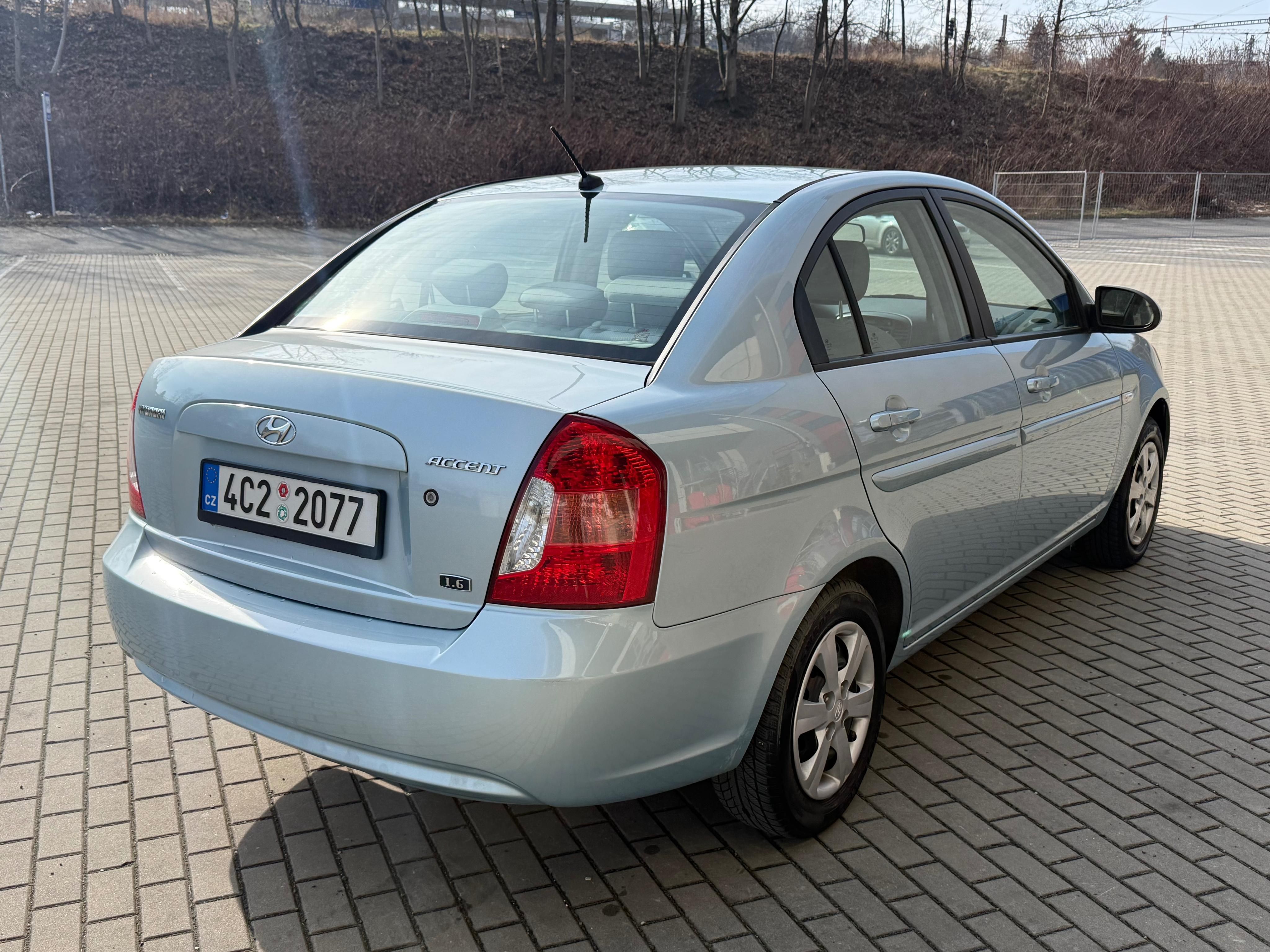 Hyundai Accent, 1.6i, 82kw Původ ČR 1. maj. - fotka 5