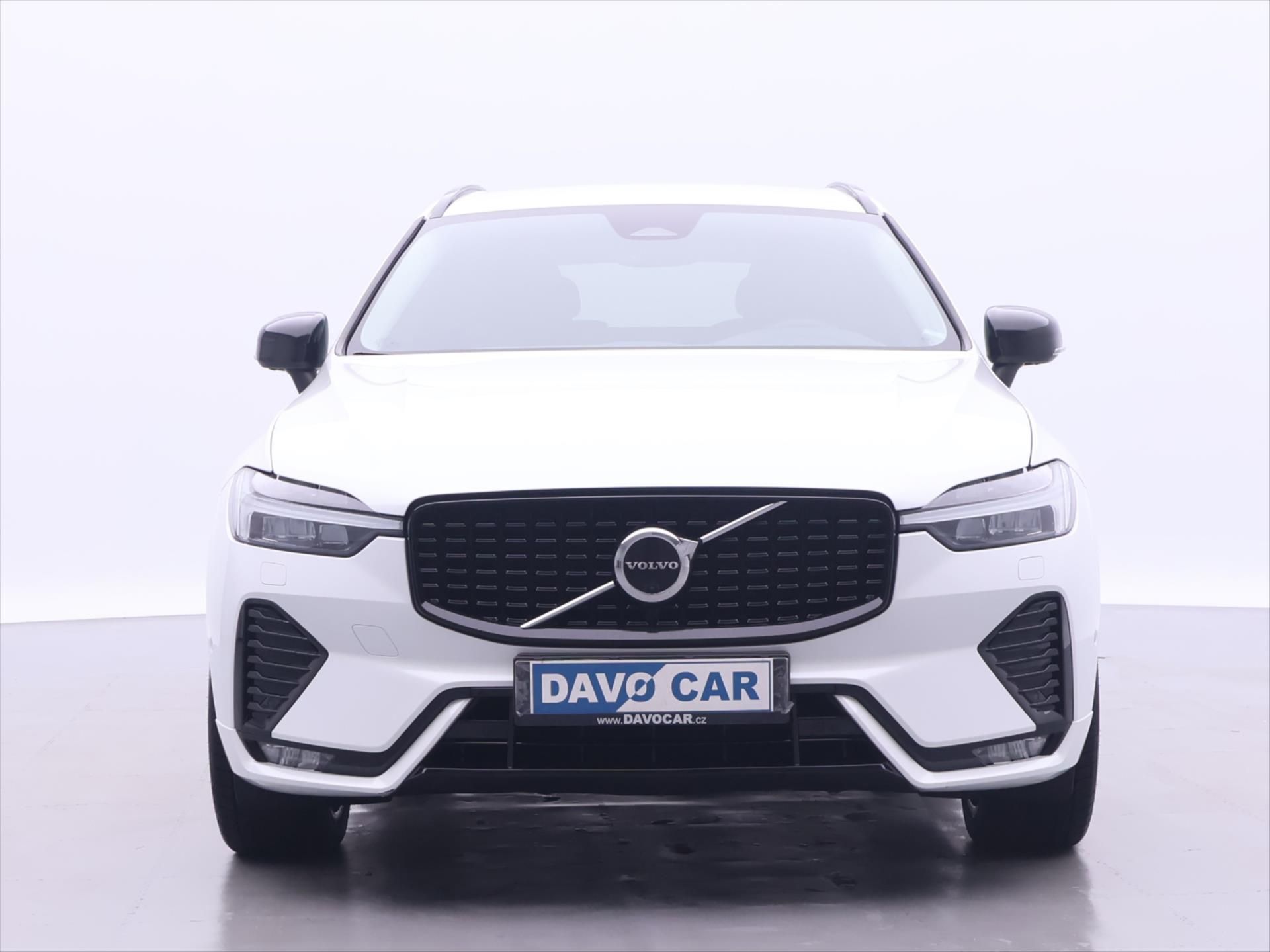 Volvo XC60, 2,0 B5 173kW AWD Plus Dark CZ - fotka 2