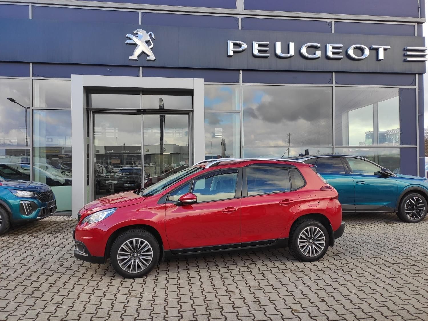 Peugeot 2008, ACTIVE 1.2 110k MAN6 1.majitel