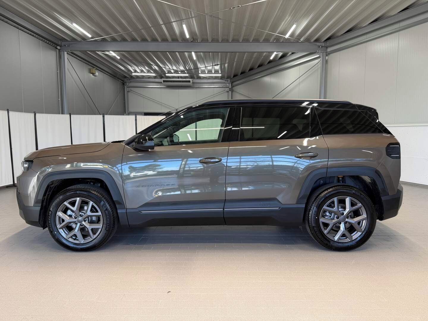 Jeep Compass, First Edition e-Hybrid 145k eD - fotka 2