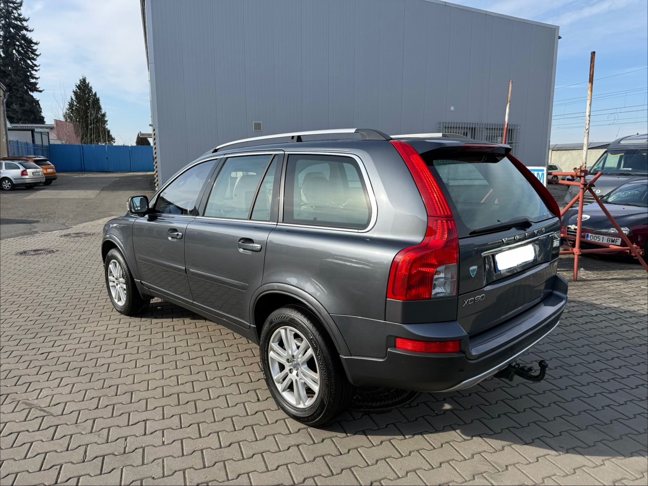 Volvo XC90, 2.4 D5, Executive, DVD, 7 mist - fotka 6