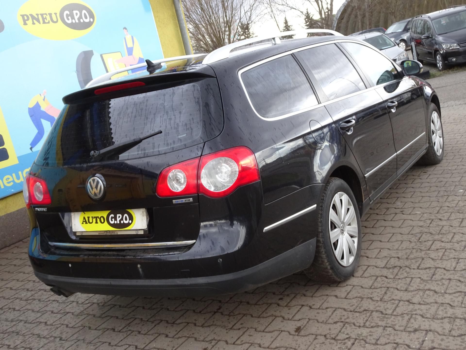 Volkswagen Passat, 2.0 TDi Combi DSG - fotka 6