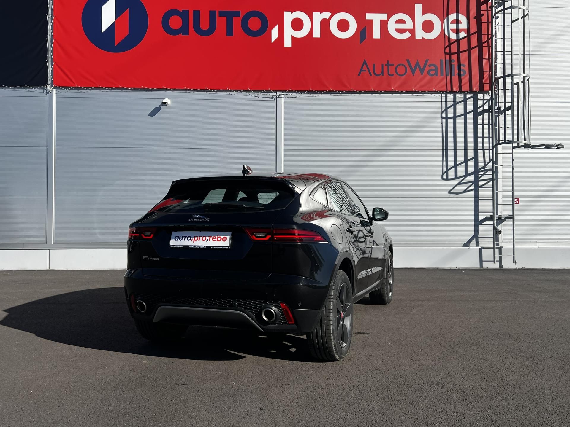 Jaguar E-Pace, 2.0T 147kW AWD 1.Maj Panorama - fotka 4