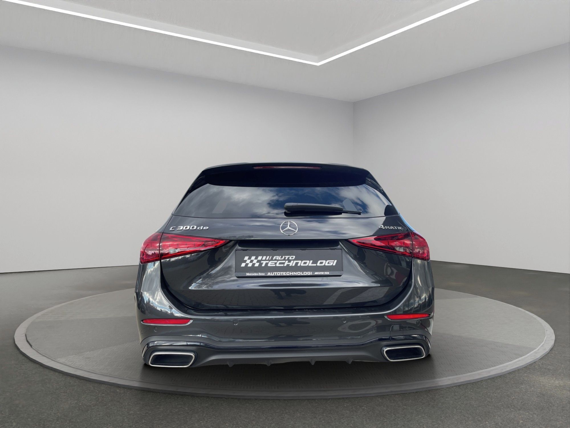 Mercedes-Benz Třídy C, 300de 4MATIC - fotka 6