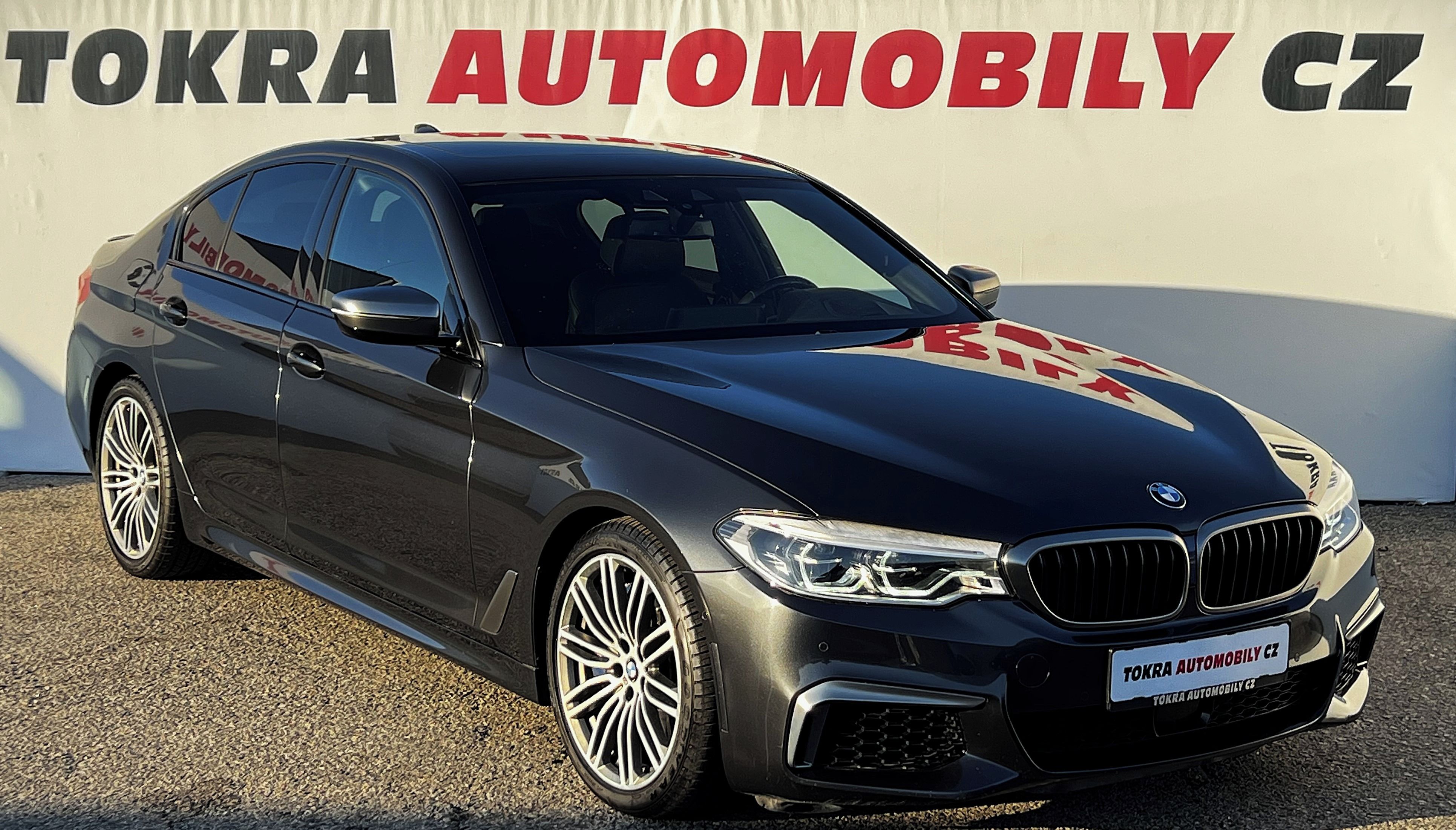 BMW Řada 5, M550i xDrive Navi ACC LED HUD - fotka 3
