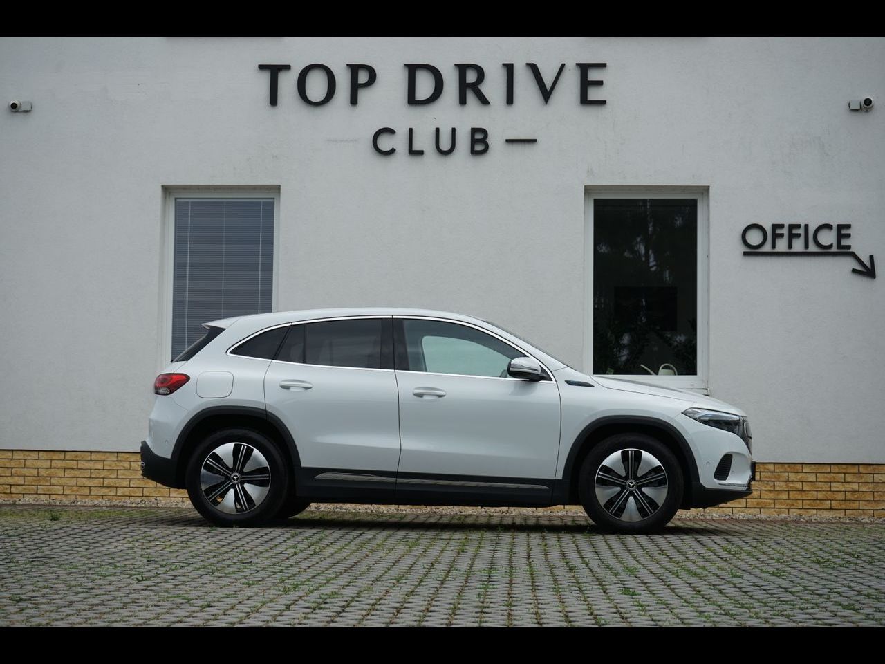 Mercedes-Benz EQA, 250+/comfort. pack/electric ar - fotka 4