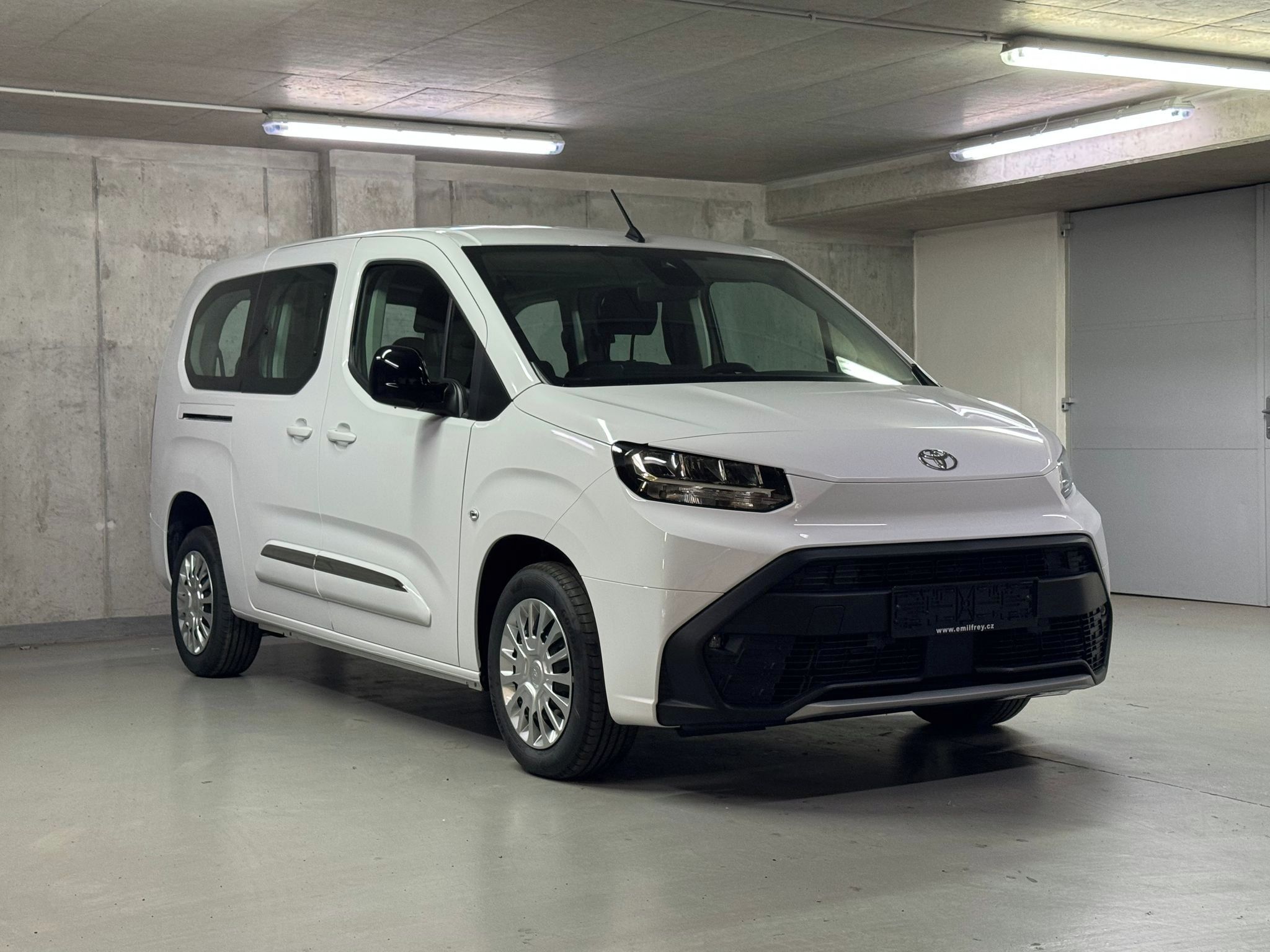 Toyota Proace City Verso, Business 1,2 Long 5 míst - fotka 3