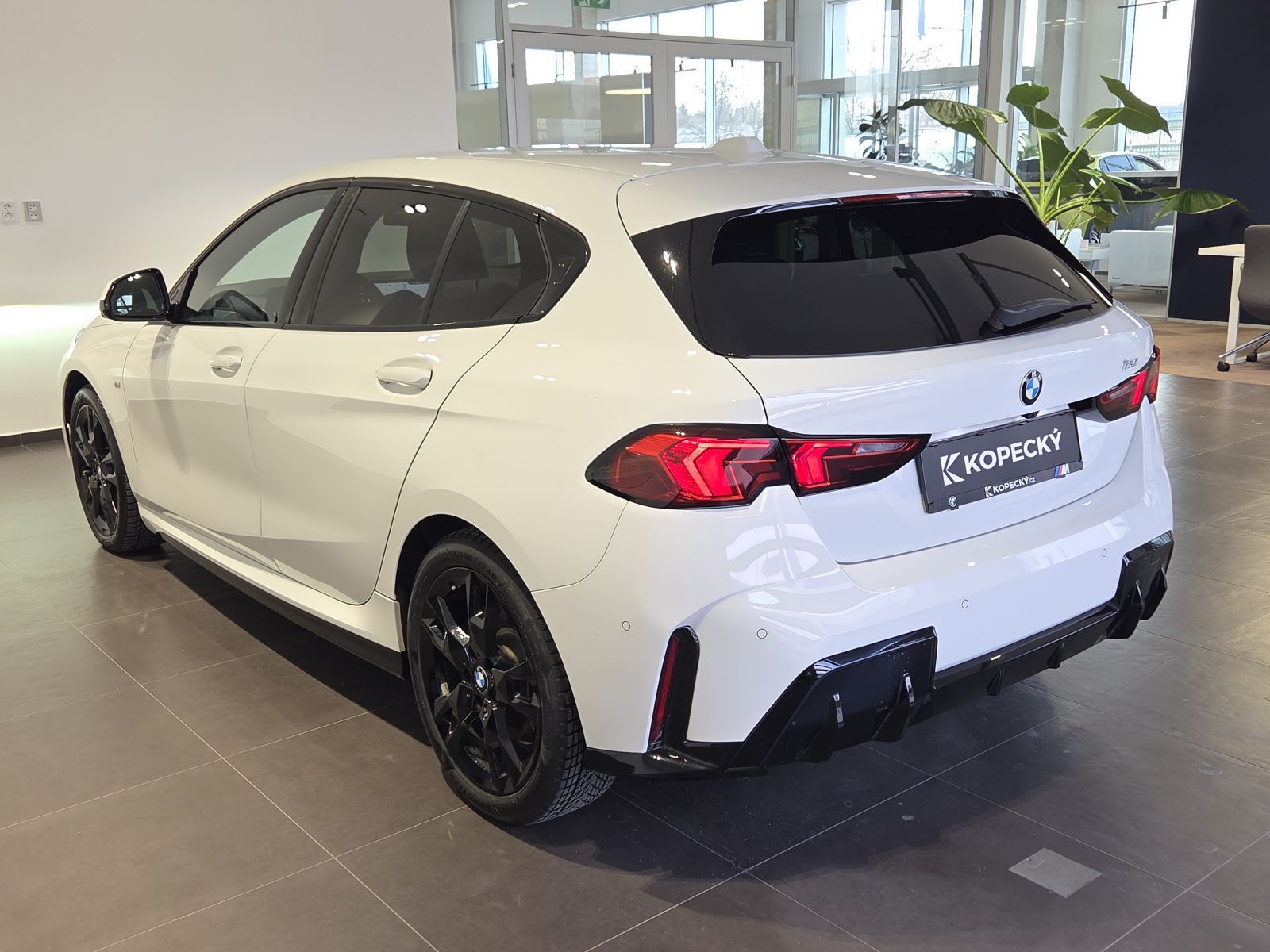 BMW Řada 1, 120i M Sport - fotka 3