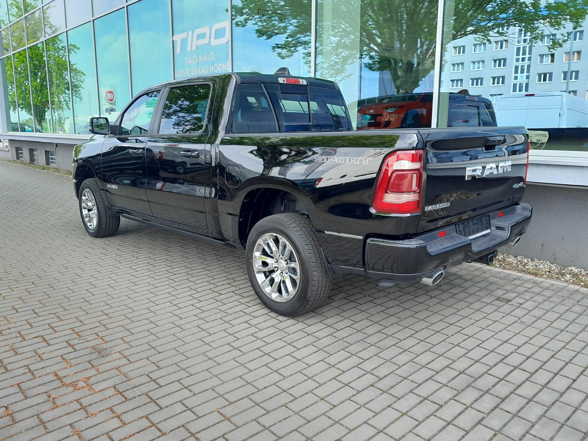 Dodge Ram, 1500, 5.7 V8  Laramie - fotka 4