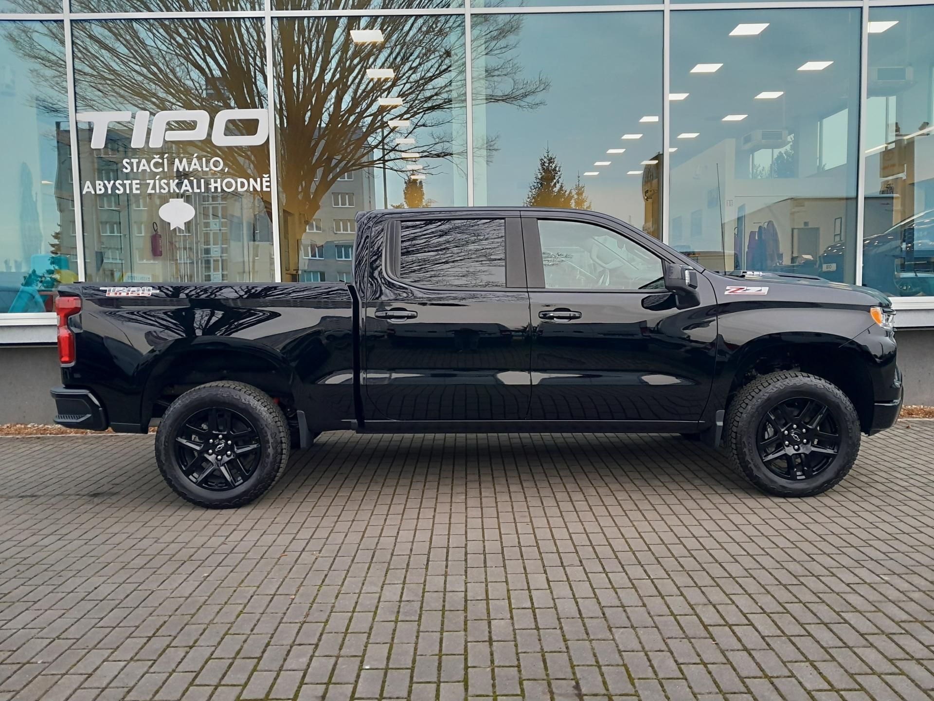 Chevrolet Silverado, 6,2 V8 Trail Boss Z71 - fotka 5