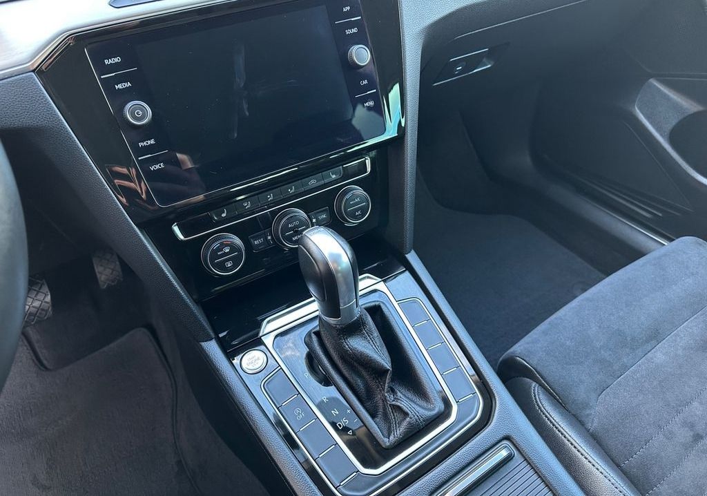Volkswagen Passat, Volkswagen Passat 2.0 TDI R-Li - fotka 5