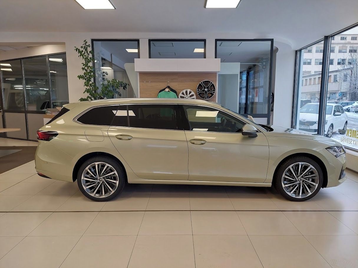 Škoda Superb, Combi LK 2,0TSI aut. 4x4 - fotka 3