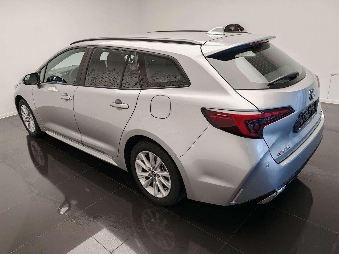 Toyota Corolla, 1.8 Hybrid e-CVT Comfort - fotka 6