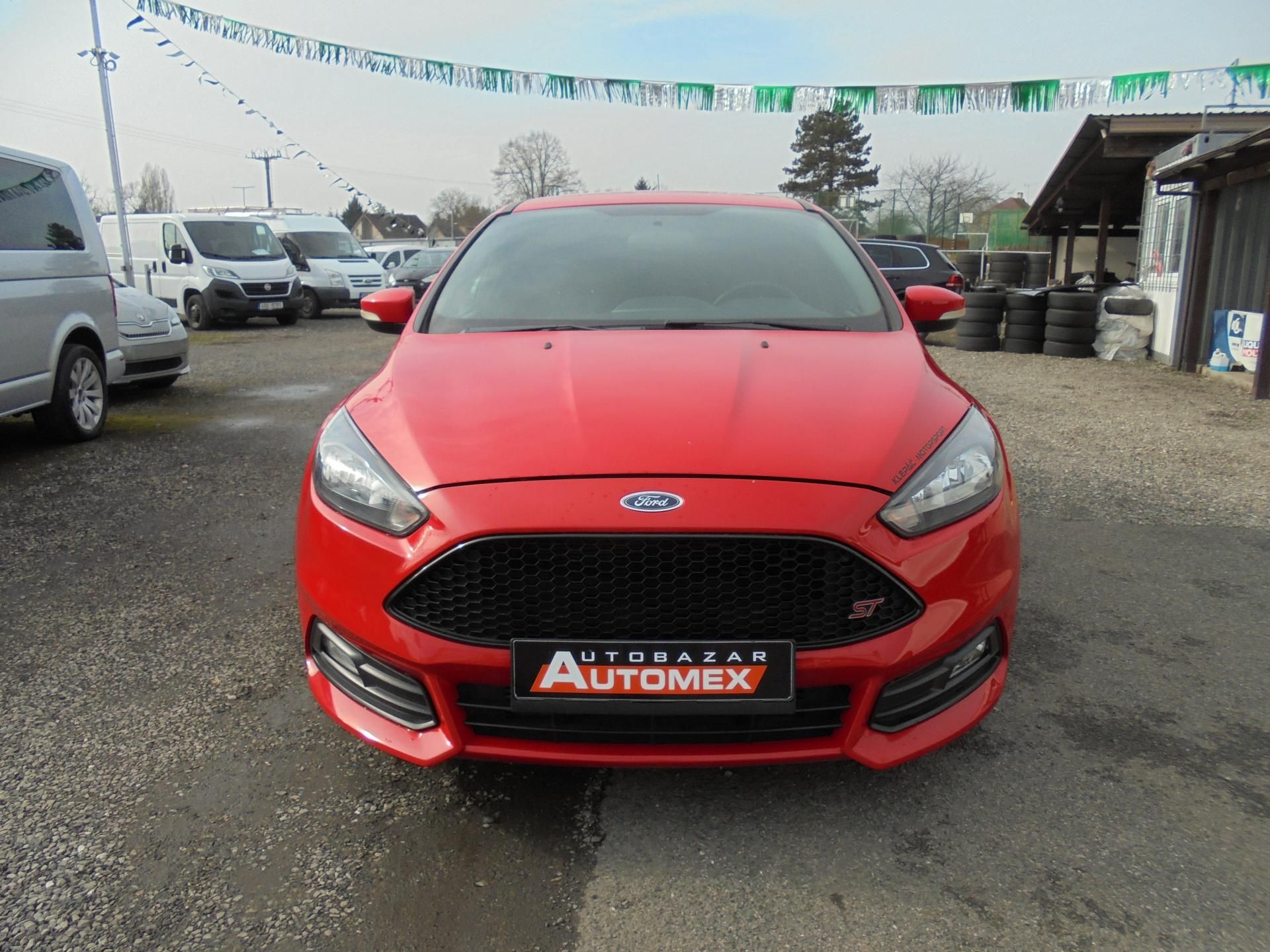 Ford Focus, 2.0 ST- 188kW- 74000 km- KLIMA - fotka 2