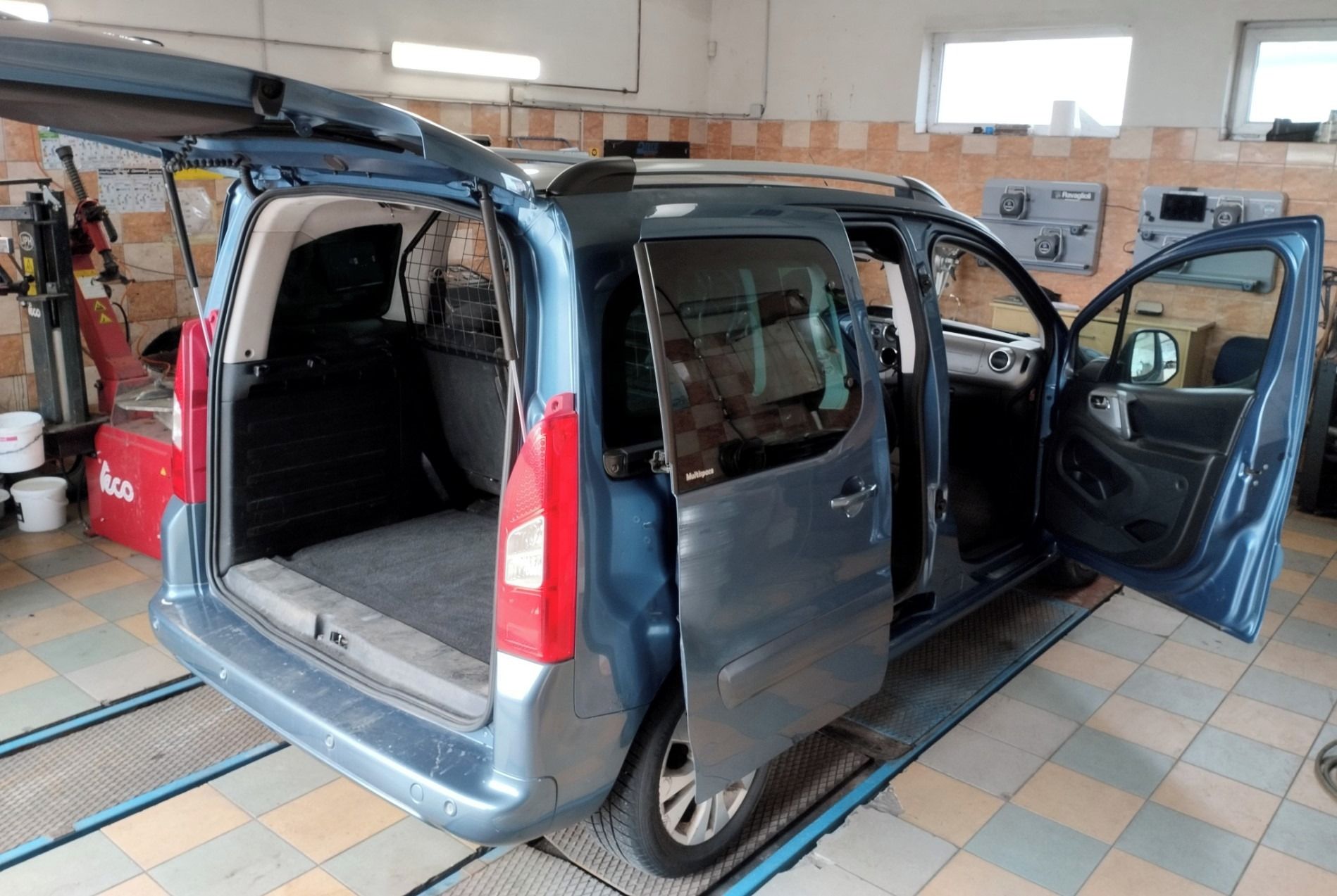 Citroën Berlingo, 1.6 HDi, 2xposuvné,samos. okno - fotka 6