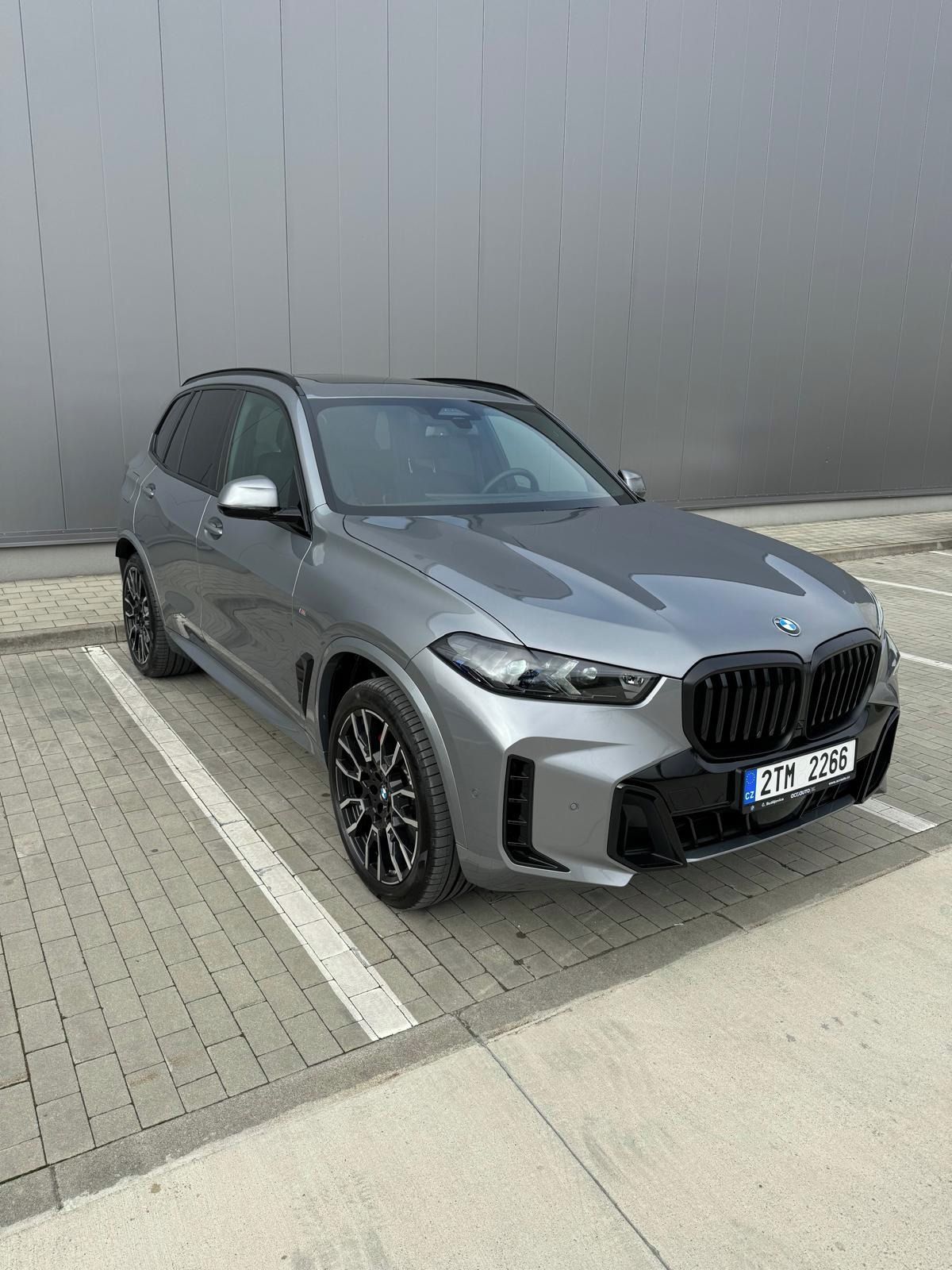 BMW X5, xDrive40d,  2x sada diskov - fotka 2