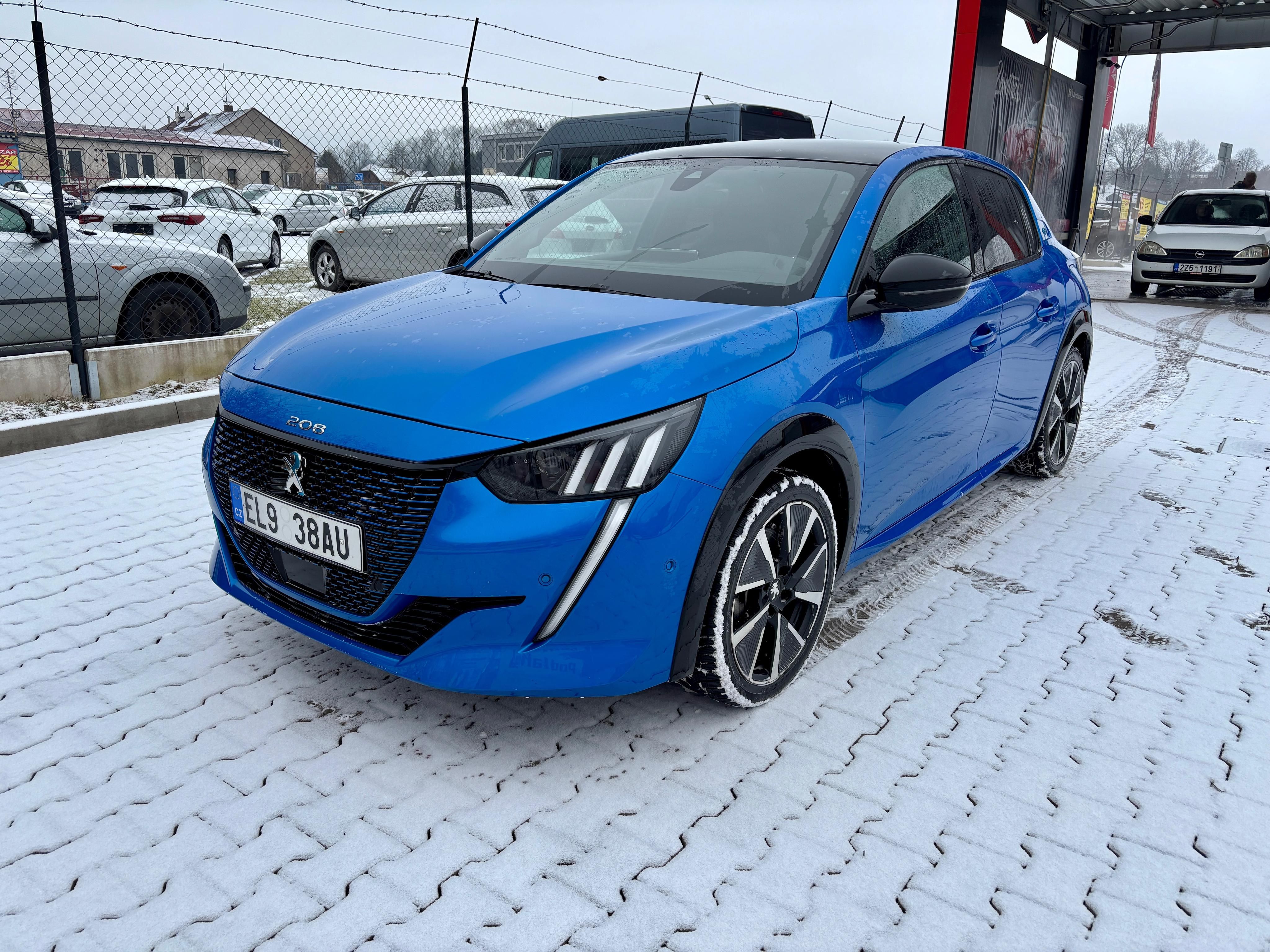 Peugeot 208, Peugeot e-208 GT 100 kw - fotka 2