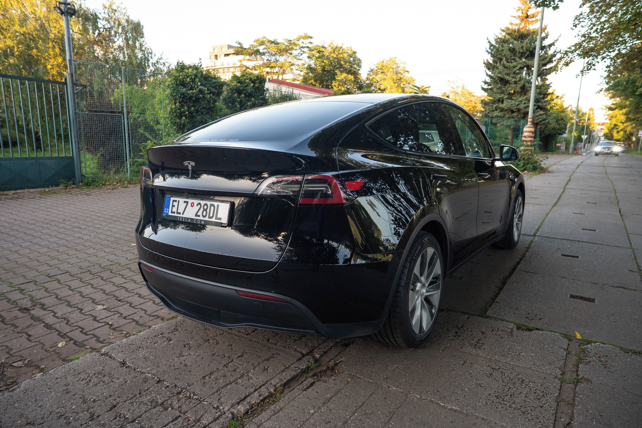 Tesla Model Y, Tesla Y RWD LFP - fotka 3