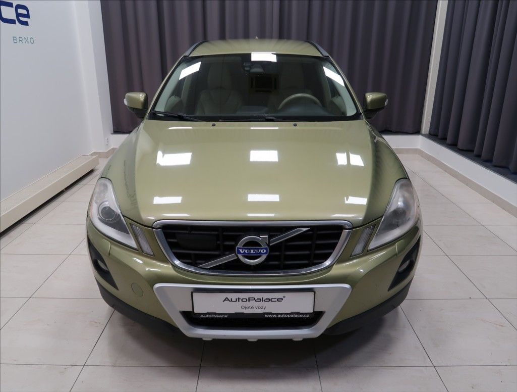 Volvo XC60, 2,4 D4 AWD AUT - fotka 3