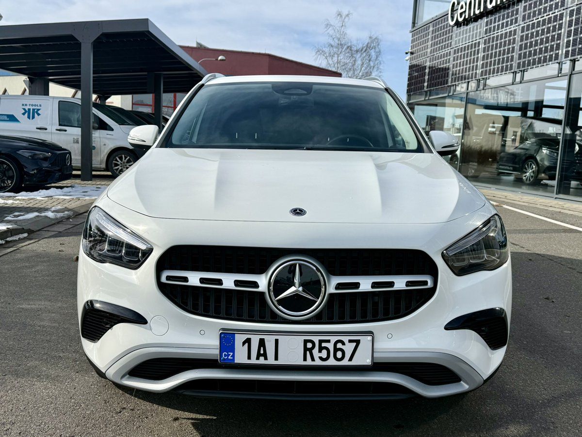 Mercedes-Benz GLA, 220 4MATIC - fotka 2