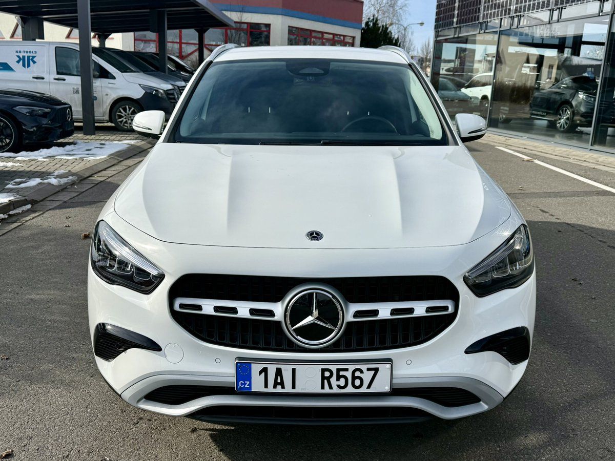 Mercedes-Benz GLA, 220 4MATIC - fotka 3