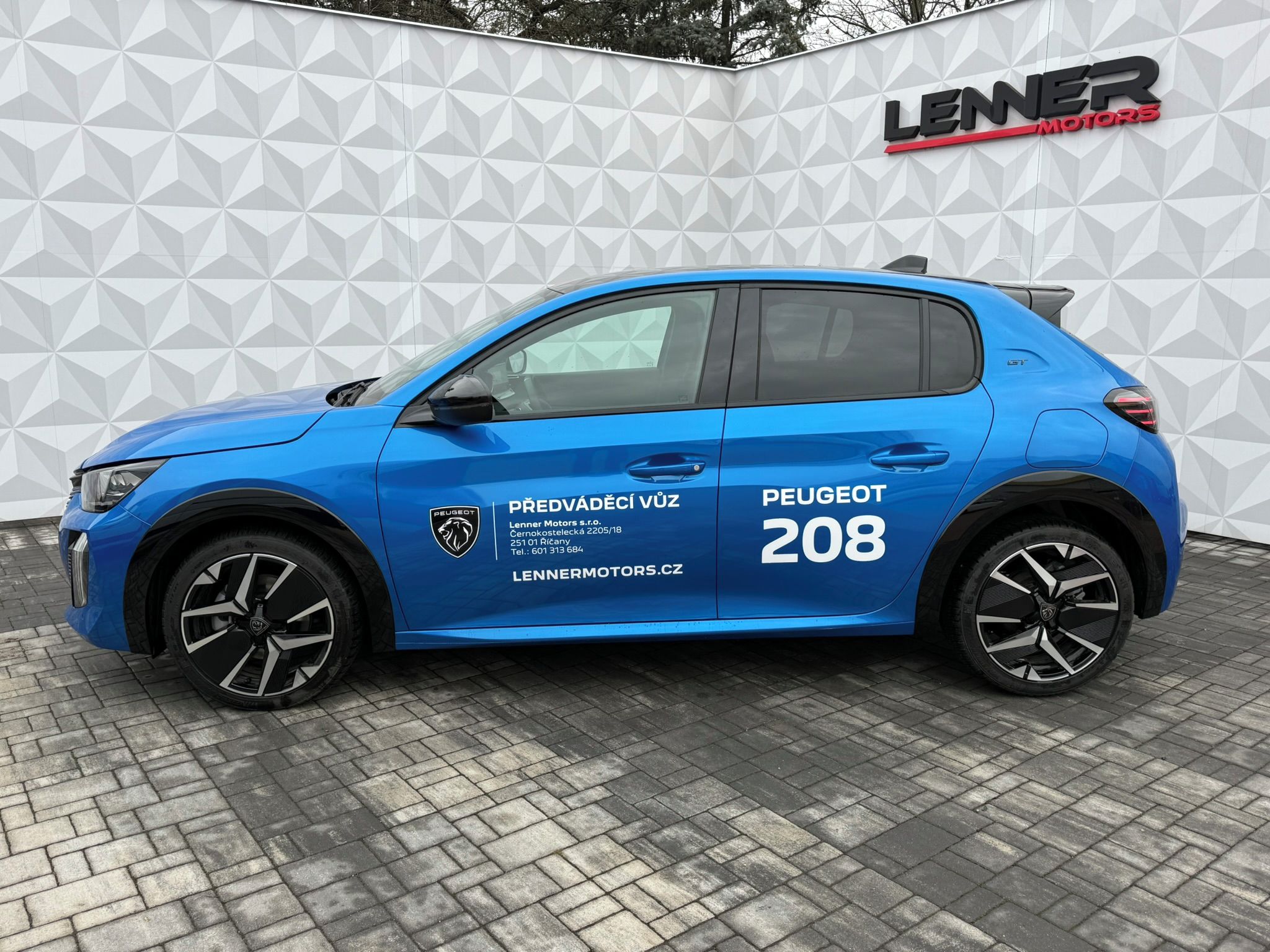 Peugeot 208, GT Hybrid 145 e-DCS6 - fotka 2
