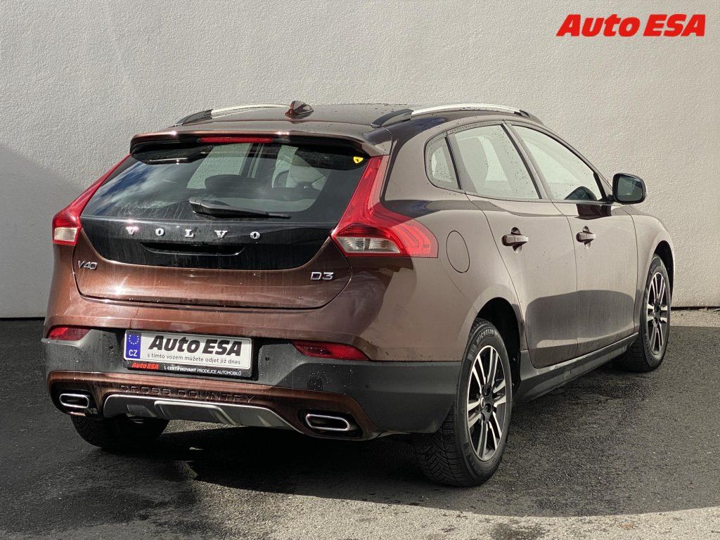 Volvo V40, 2.0 D3,Cross Country,AT - fotka 4