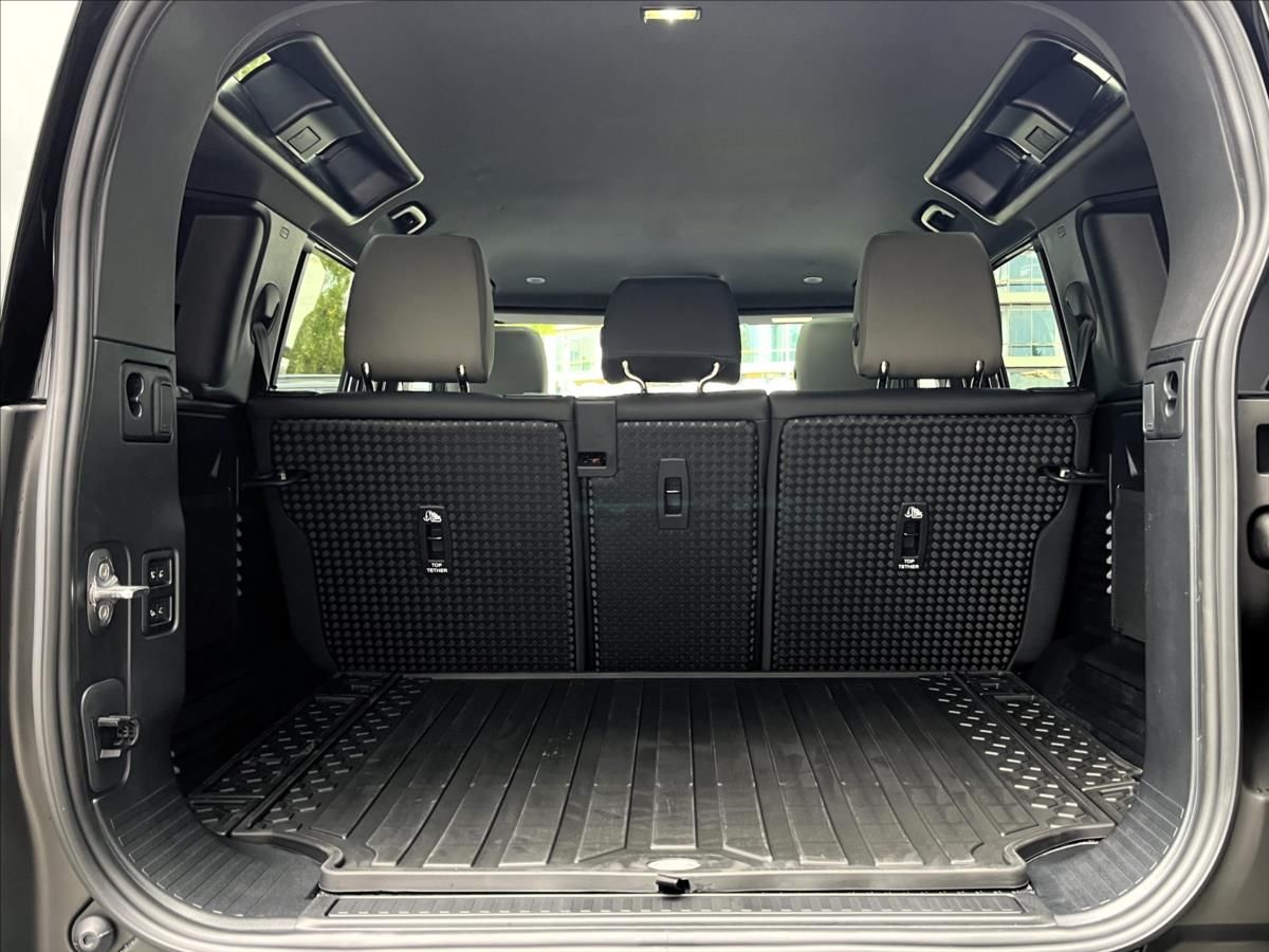 Land Rover Defender, 110 D200 X-DYNAMIC SE - fotka 5