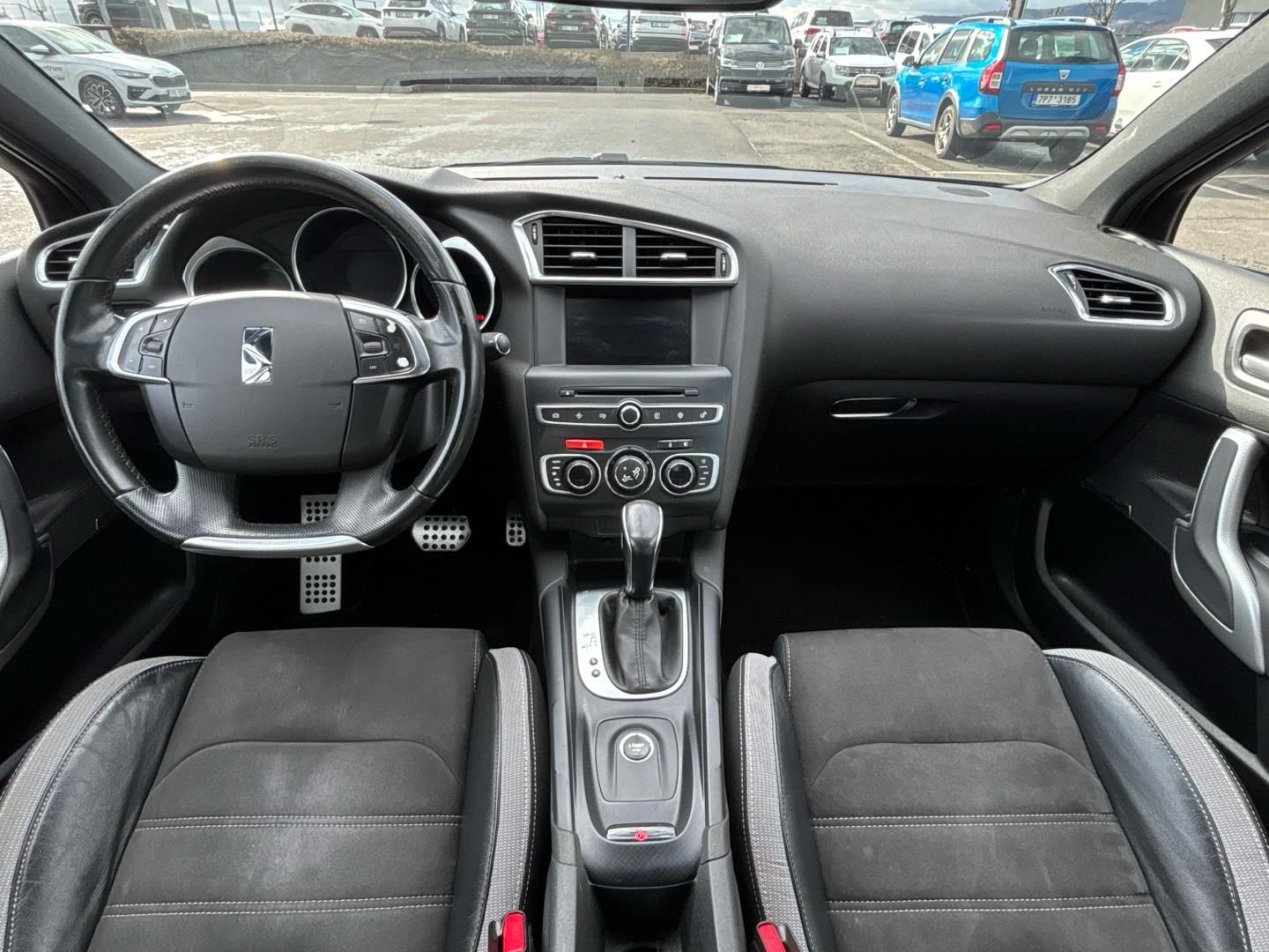 DS 4, 1.6 Hdi / 88 kW SO CHIC - fotka 5