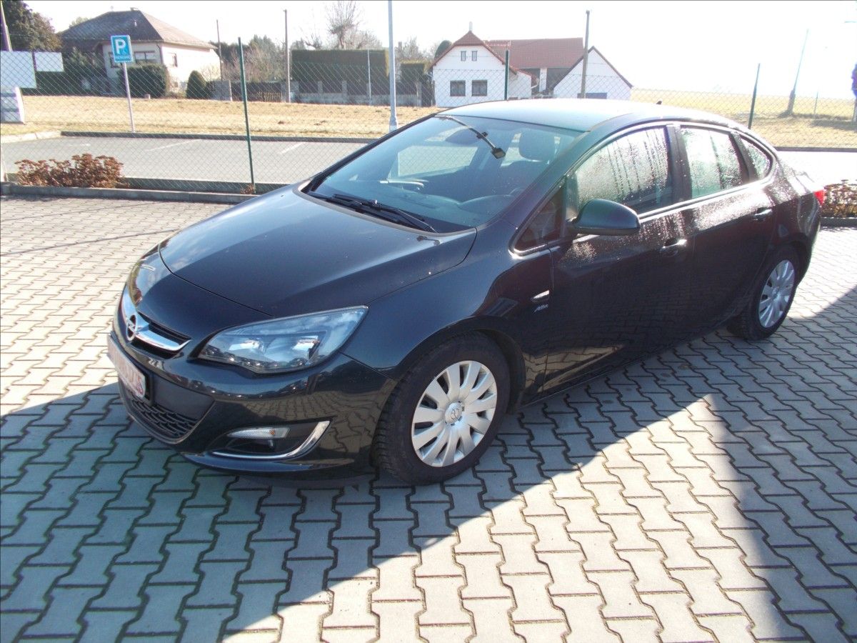 Opel Astra, 1,4 T DIGIKLIMA NAVI TEMPOMAT - fotka 3