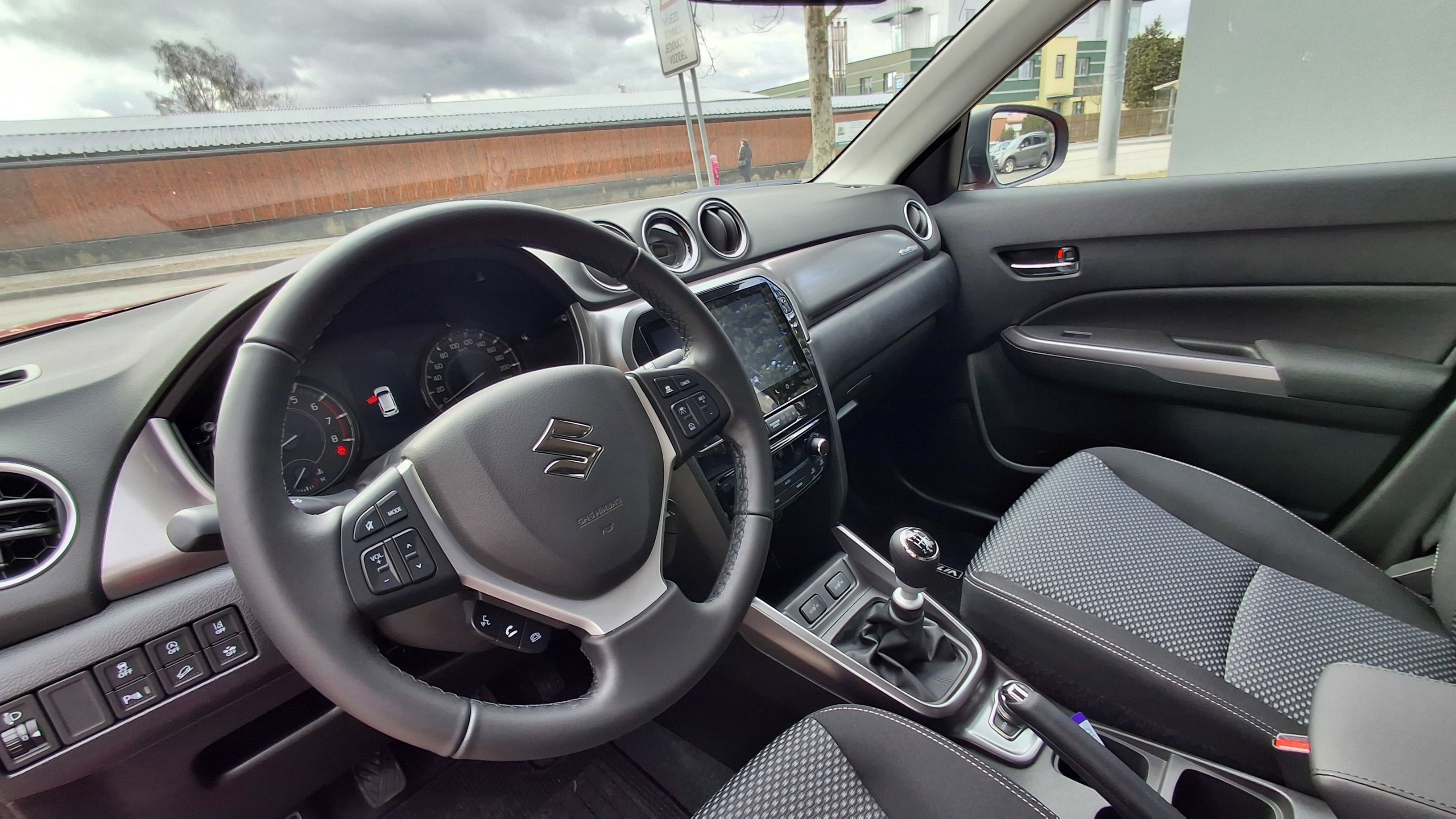 Suzuki Vitara, 1,4 BoosterJet Premium 4x4 - fotka 3