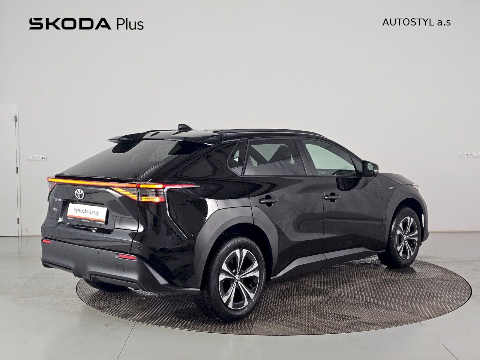 Toyota bZ4X, 150kW PRESTIGE FWD - fotka 2