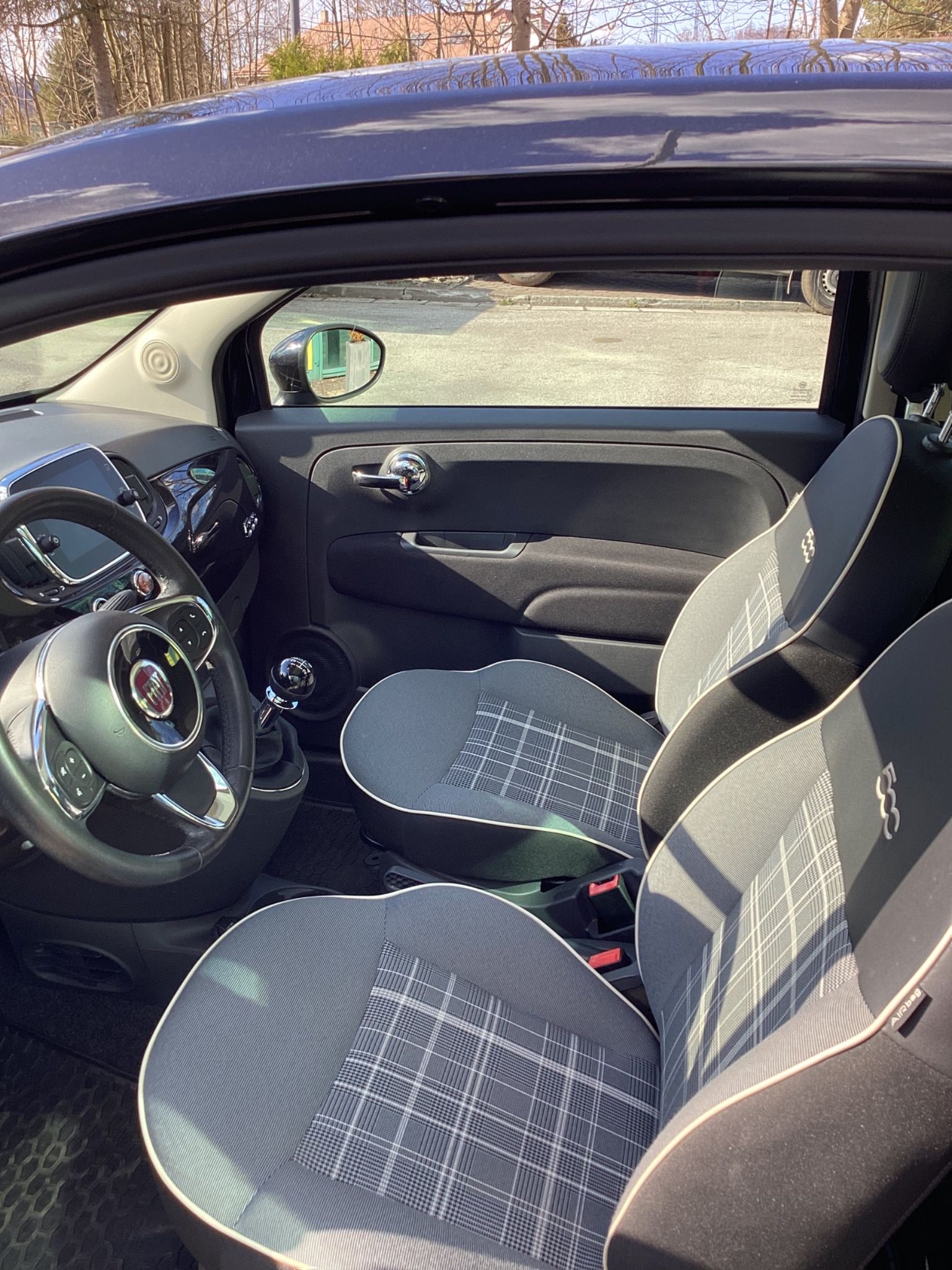 Fiat 500, 1,2, panoramatická střecha - fotka 2
