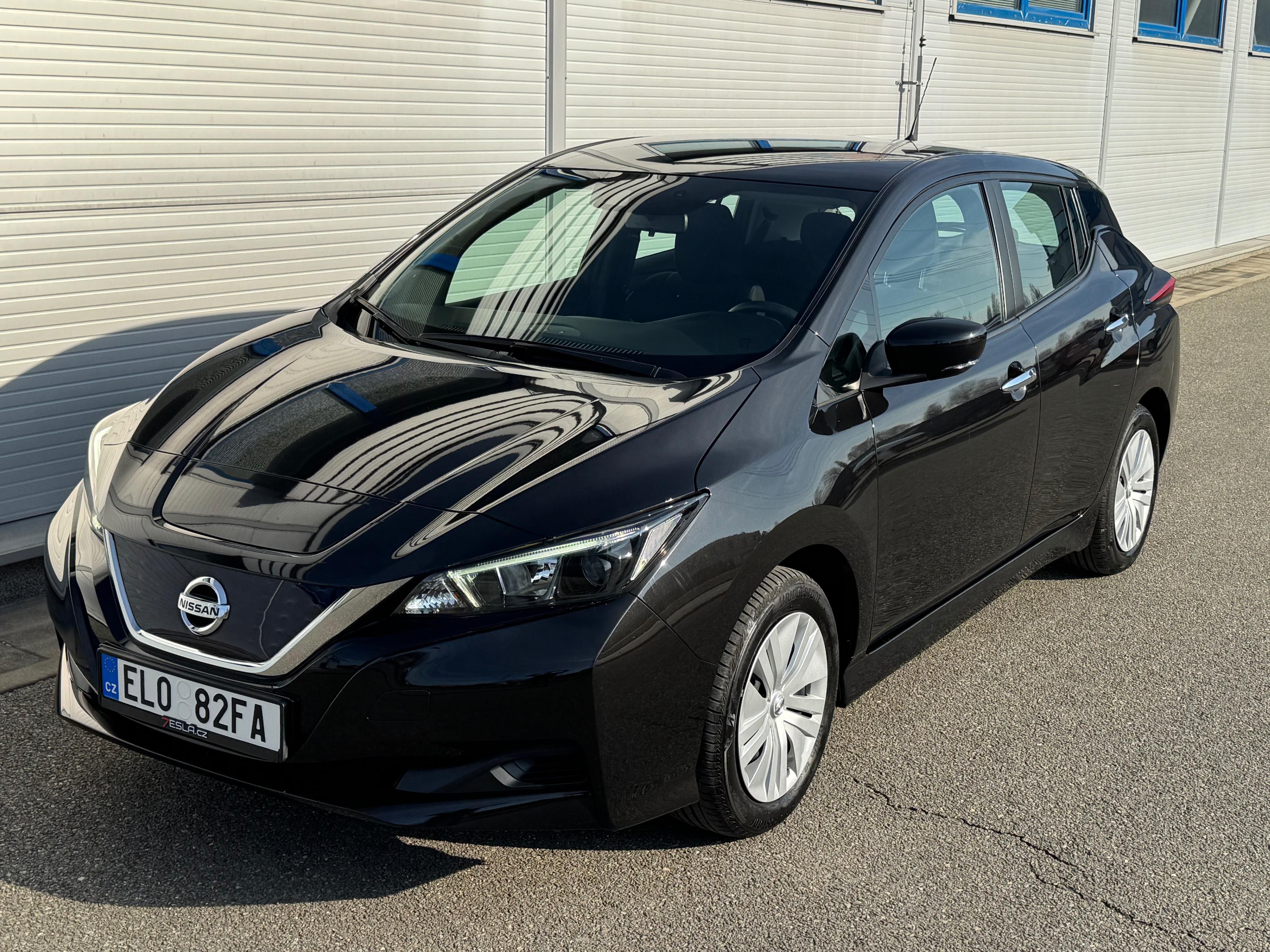 Nissan LEAF, 110kW - 40kWh - Top stav ! - fotka 2