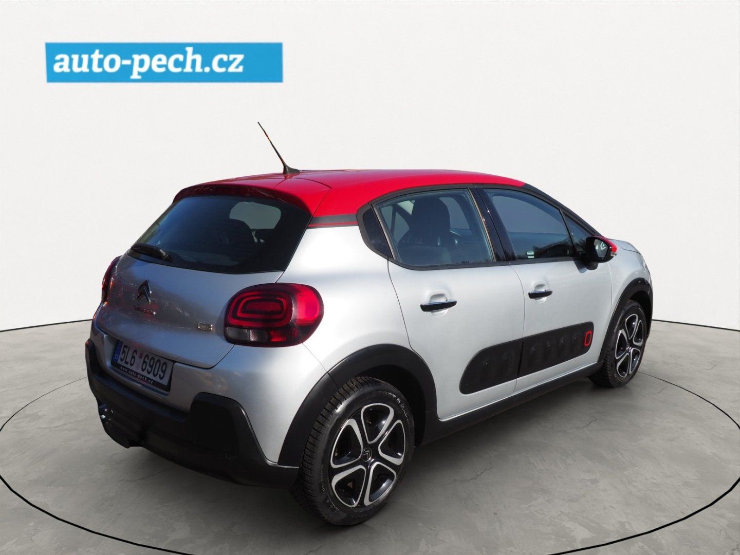 Citroën C3, 1.2 PureTech, Tažné - fotka 4