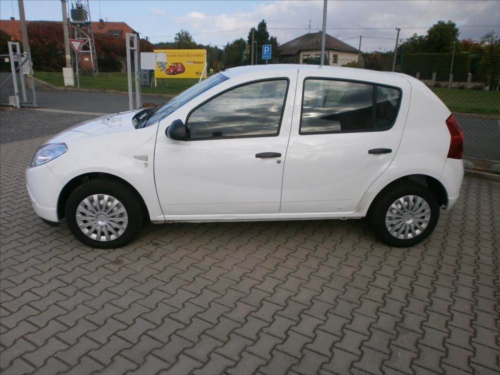 Dacia Sandero, 1,4 i 1.MAJITELKA NOVÁ STK COC - fotka 5